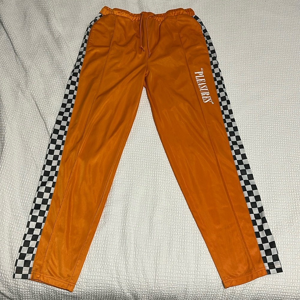 PLEASURES
LEISURE PANTS
SIZE XL